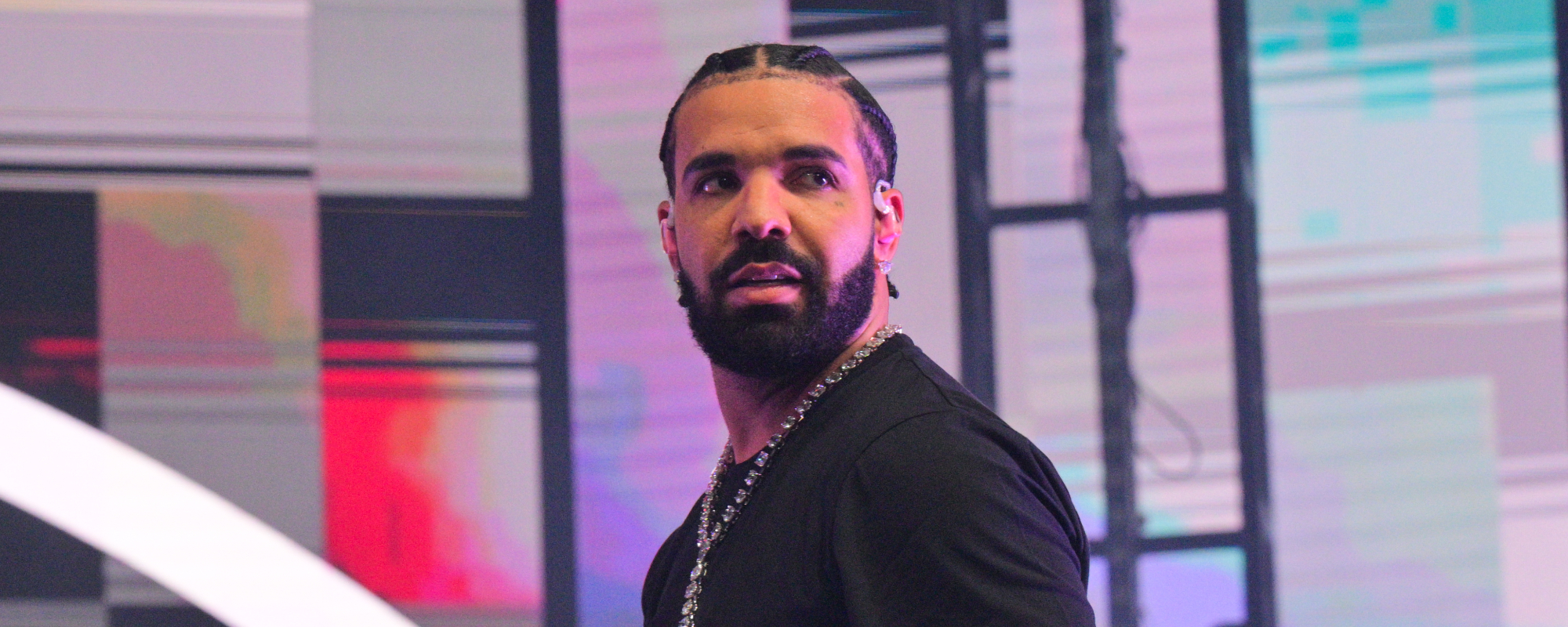 Sources Reveal Real Reason for Drake Postponing His Remaining Australia and New Zealand Tour Dates