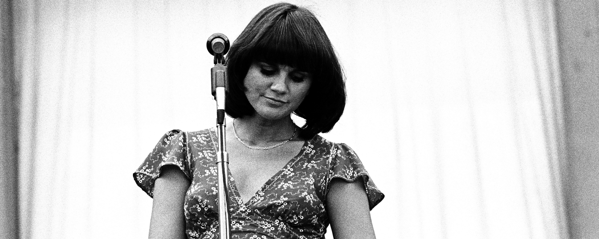 Linda Ronstadt Co-Wrote This Heartbreaking Ballad With Former Bandmate and Writer of ‘The Golden Girls’ Theme Song