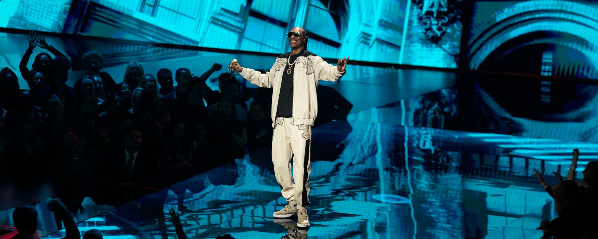 Snoop Dogg Ditches Spotify, Releases New Track on Web3 Alternative Tune.fm