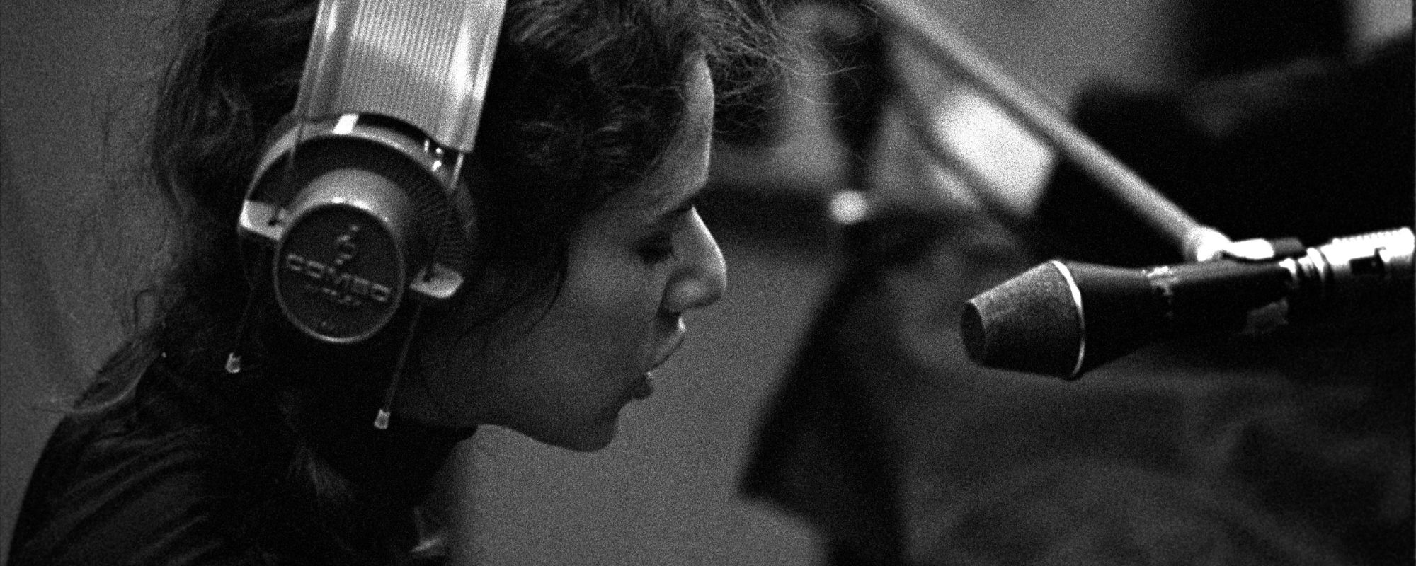 Carole King in the studio recording 'Tapestry'