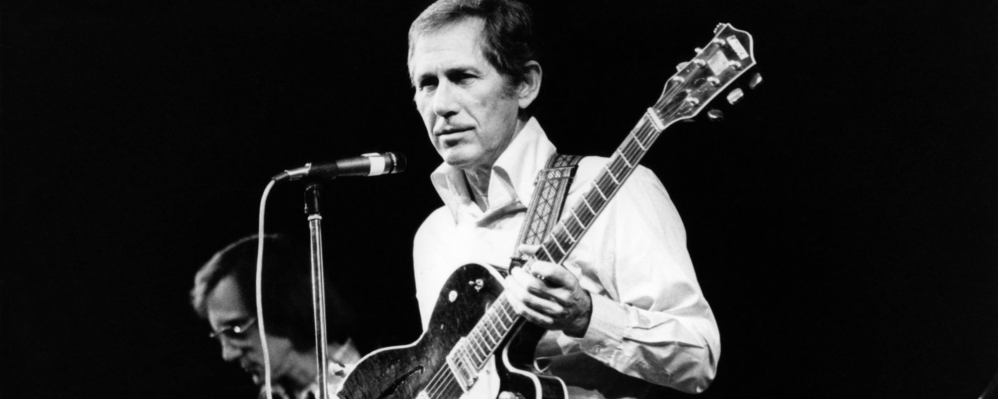 Chet Atkins performing
