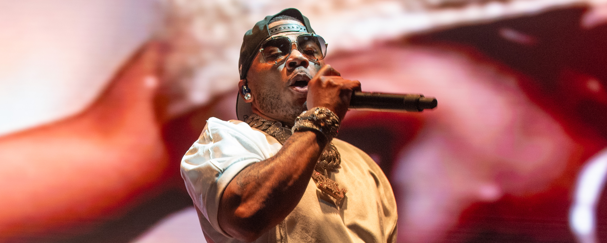 Nelly Performs Epic Mashup of His Hits at the 2025 iHeartRadio Music Awards