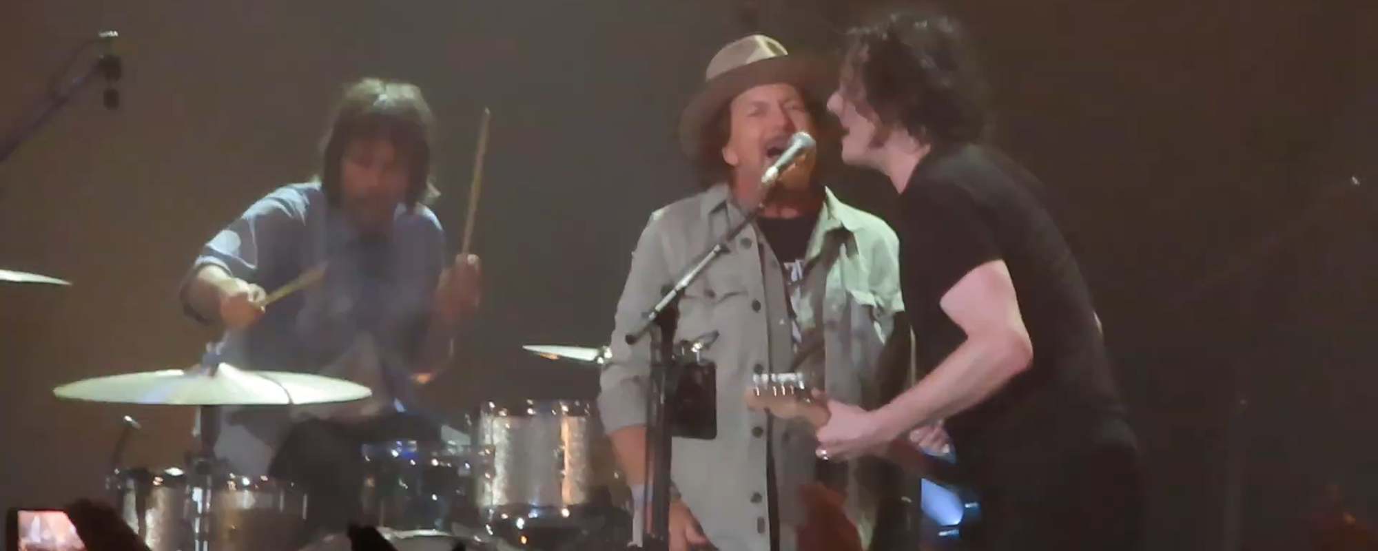 Photo of Eddie Vedder and Jack White via YouTube Screenshot