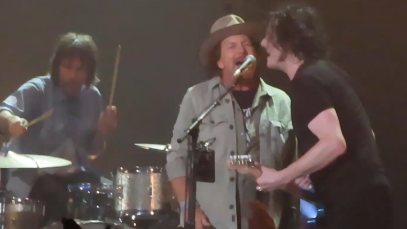 Photo of Eddie Vedder and Jack White via YouTube Screenshot