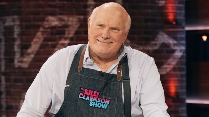 Terry Bradshaw Takes the Stage at Brooks & Dunn Concert to Honor Toby Keith With "Don't Let the Old Man In"