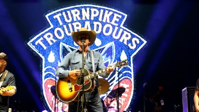 Watch the Turnpike Troubadours Join Forces With Molly Tuttle and Ketch Secor for Special Performance of "Wagon Wheel"