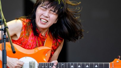 Jack White; Yoyoyoshie