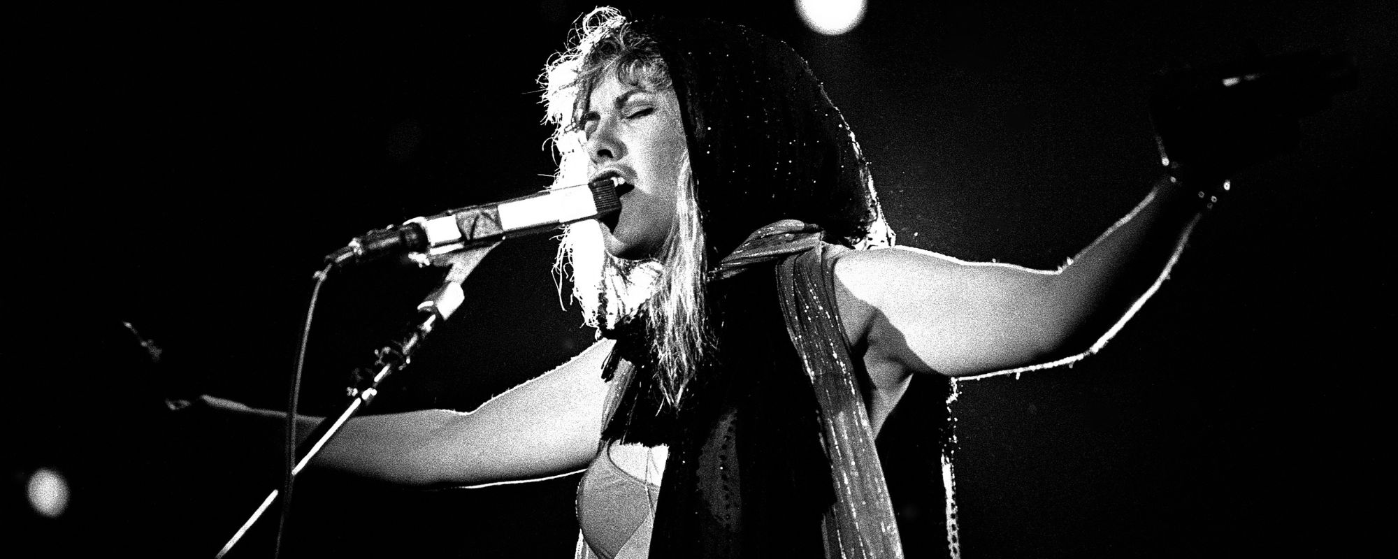 Stevie Nicks performing