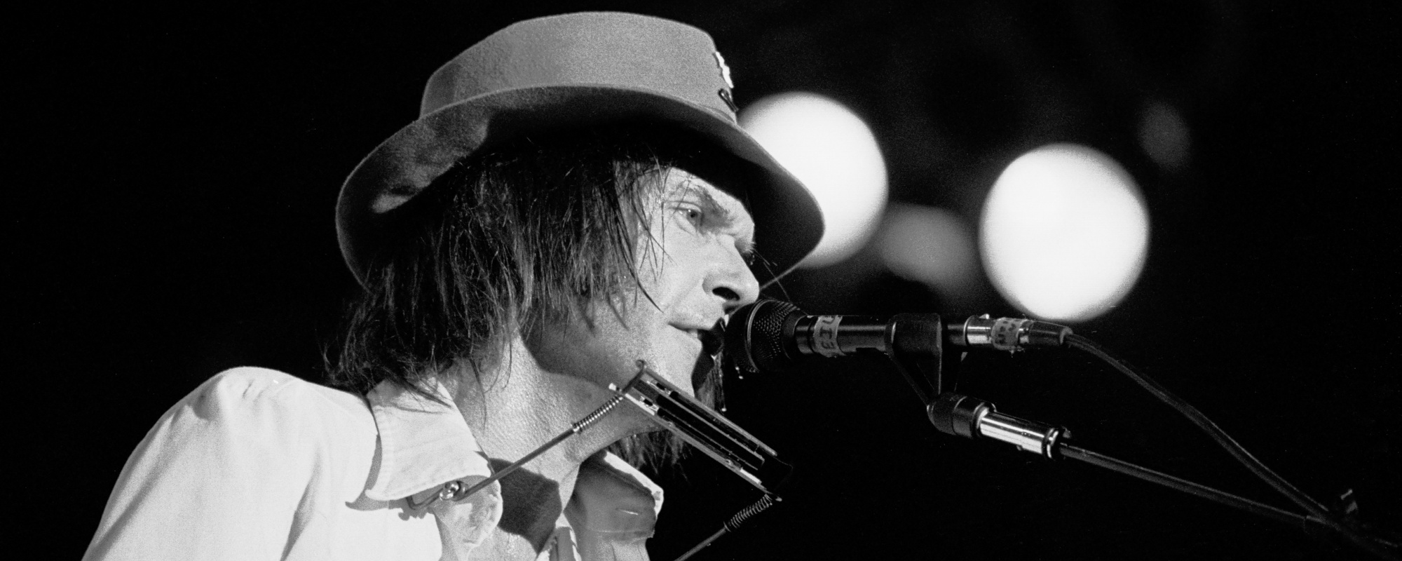 3 Covers by Neil Young That Rival the Original Versions