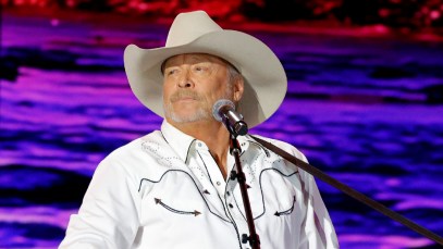 3 ’90s Country Anthems That Still Belong at Every Tailgate