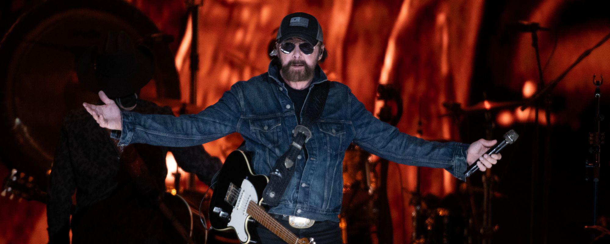 Ronnie Dunn Sparks Concern When He Leaves the Stage Mid-Song During Brooks & Dunn Show