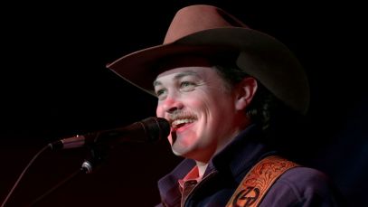 Zach Top Hops Onstage at Nashville Dive Bar and Surprises Crowd With Flawless Merle Haggard Cover