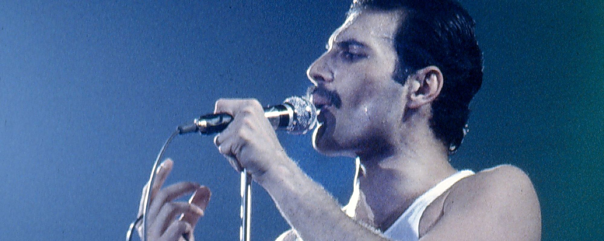 Freddie Mercury of Queen performing