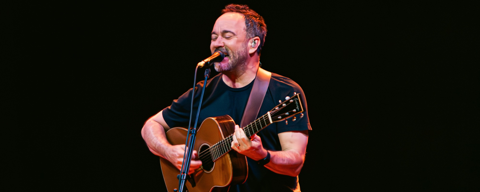 Dave Matthews Wows Solo at Wells Fargo Autograph Card Exclusive Event in Houston