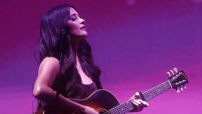 Kacey Musgraves Returns to the Old ”Lost Highway,” With Her Grandparents in Tow