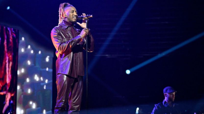 Renzo Gets Lifted With John Legend During 'The Voice' Finale