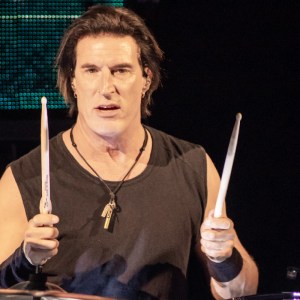 Alice in Chains Forced To Cancel Concert After Drummer Sean Kinney Suffered Medical Emergency