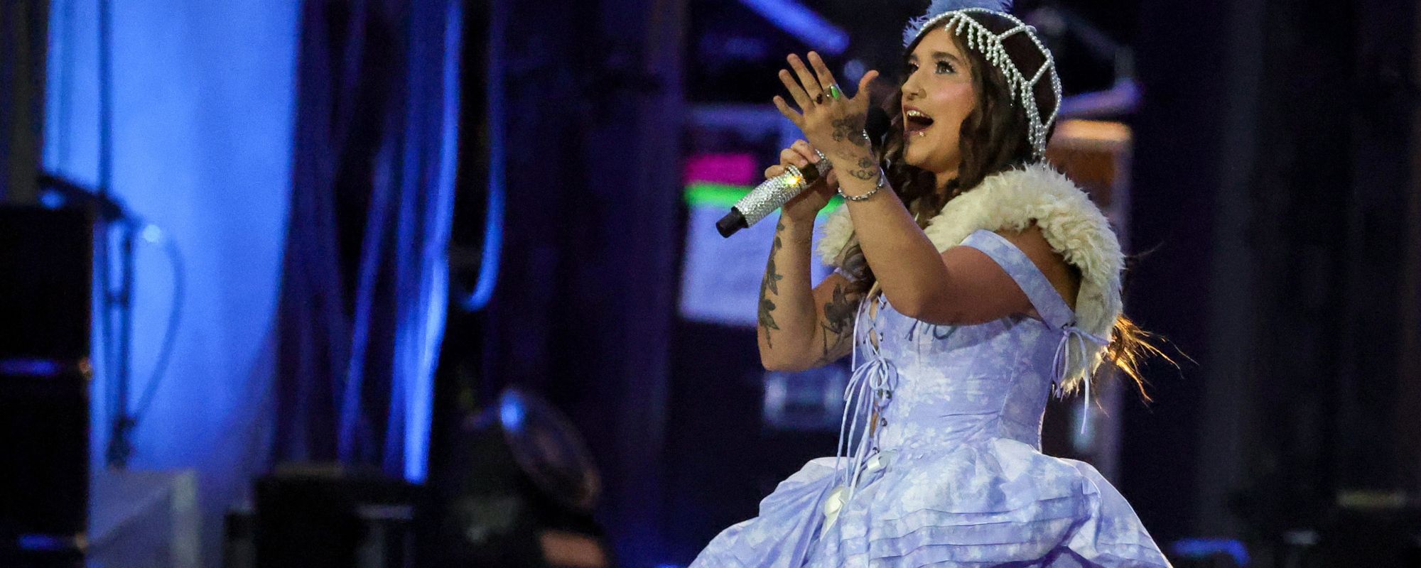 Sierra Ferrell Brings Out Surprise Guest for Shania Twain Cover at AT&T Stadium