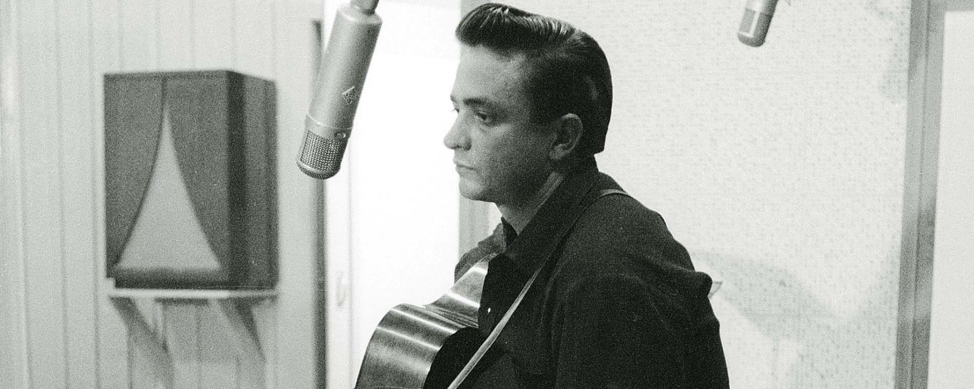 The Time Johnny Cash and His Family Experienced Armed Robbery (And His Unexpected Reaction To It)
