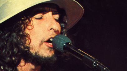 Bob Dylan performing