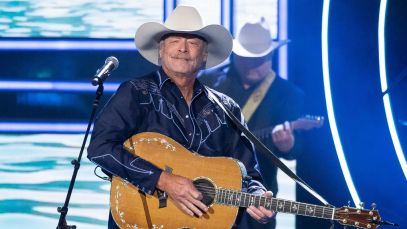 On This Day: Alan Jackson Gained Entry Into the Songwriters Hall of Fame in 2018