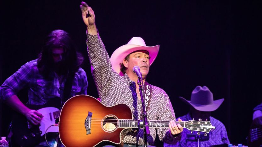Clay Walker Cancels Show Due to Side Effects From MS Treatment