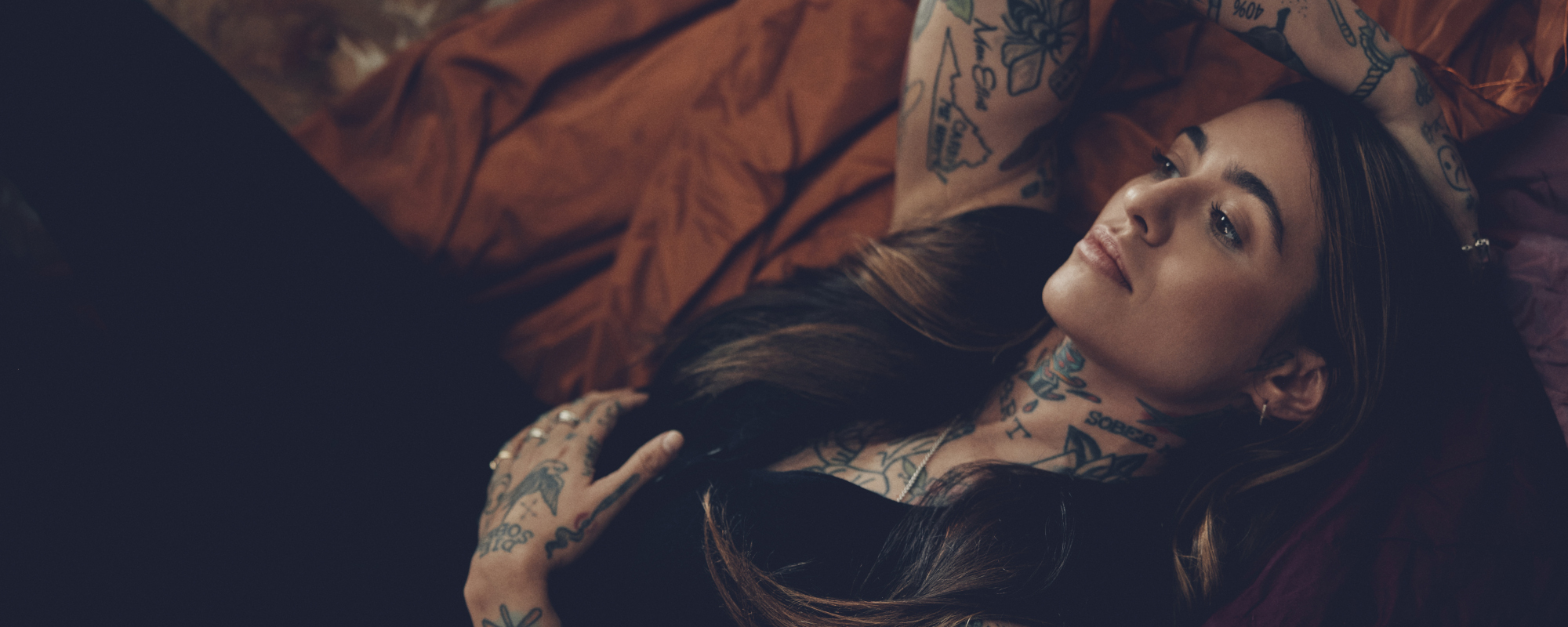 Review: Morgan Wade Remains Timeless Through Revitalized Performances on ‘The Party is Over (recovered)’