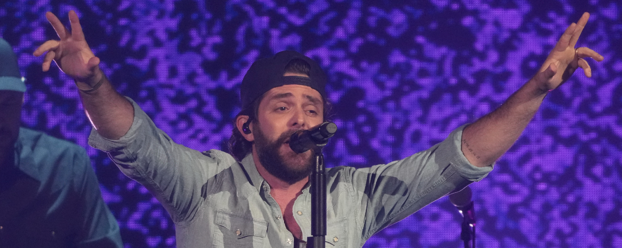 Country Star Can “Die a Happy Man” as He Sells Out Fenway Park, Crosses Major Milestone