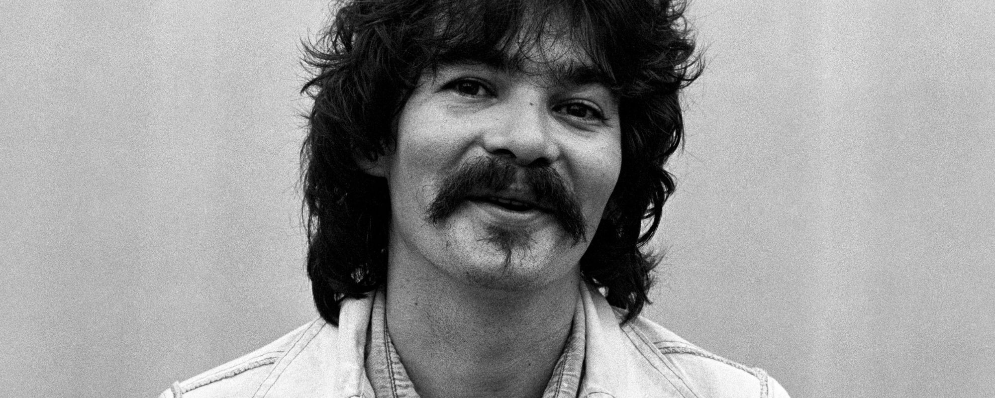 “I Think That Guy Left”: Why John Prine Couldn’t Recognize Himself After His 1971 Debut Album