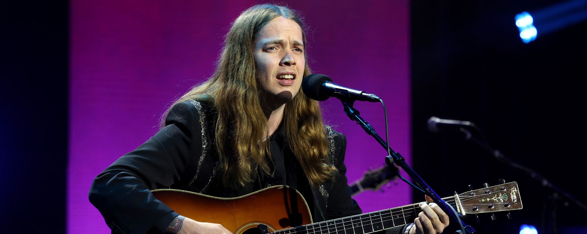 Watch Billy Strings Pay Tribute to Jerry Garcia With Dead & Company Jam Session