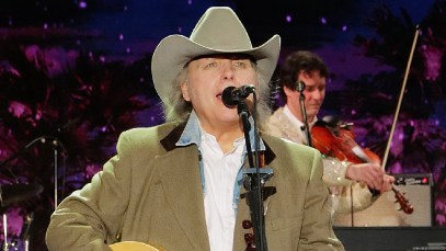 Dwight Yoakam Remembers Special Bond With the Late Flaco Jiménez: "It Was a Honor"