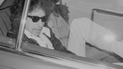 Bob Dylan in car