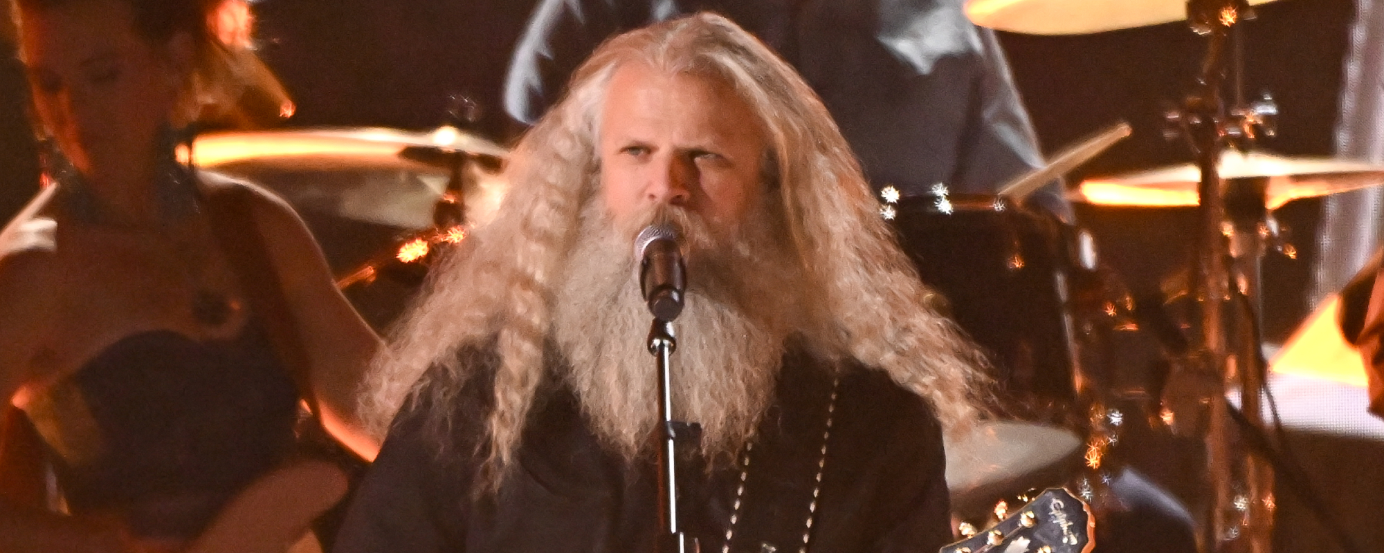 Jamey Johnson and Wife Launch “Give It Away Fund” to Help Communities in Crisis