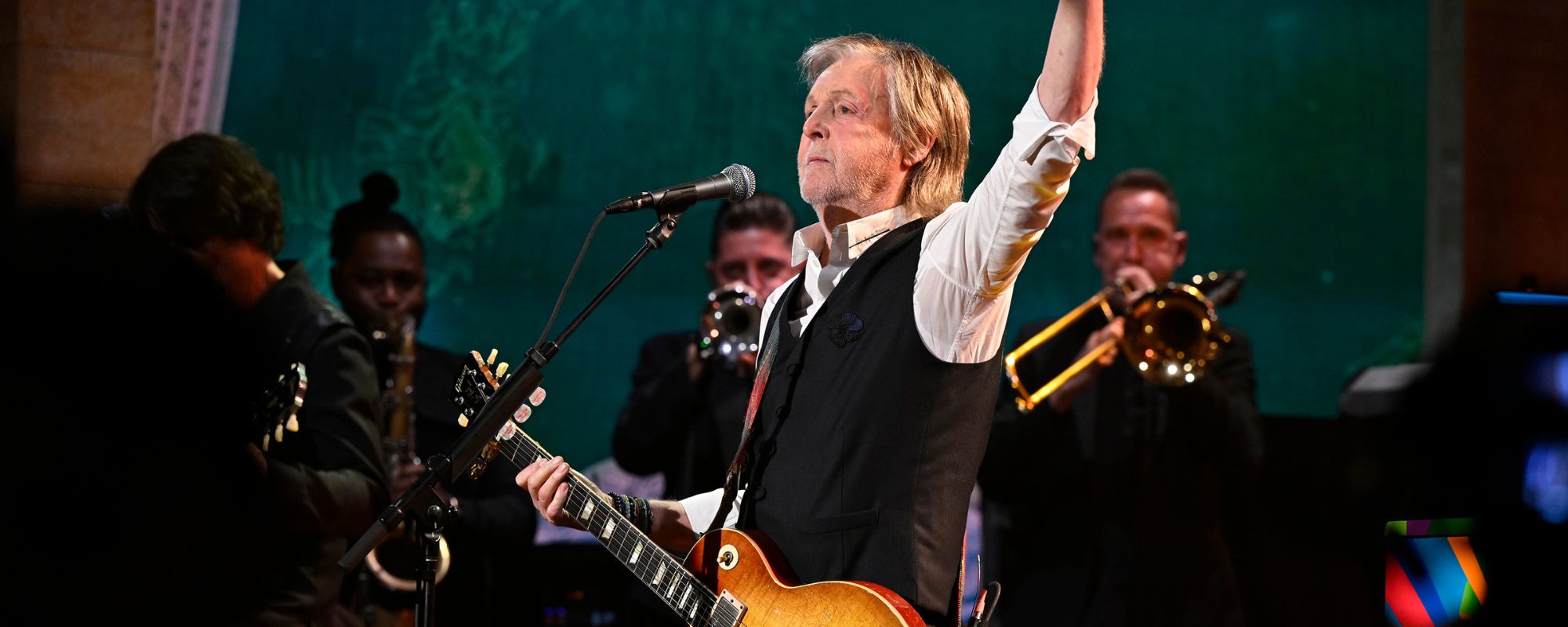 3 Legendary Singer-Songwriters Who Can No Longer Sing the Same (but They Still Sound Great)