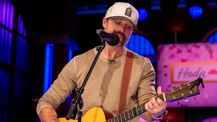 Walker Hayes Gets Vulnerable About His Relationship With Late Father: “Sometimes I’m Mad That I’m Like Him”