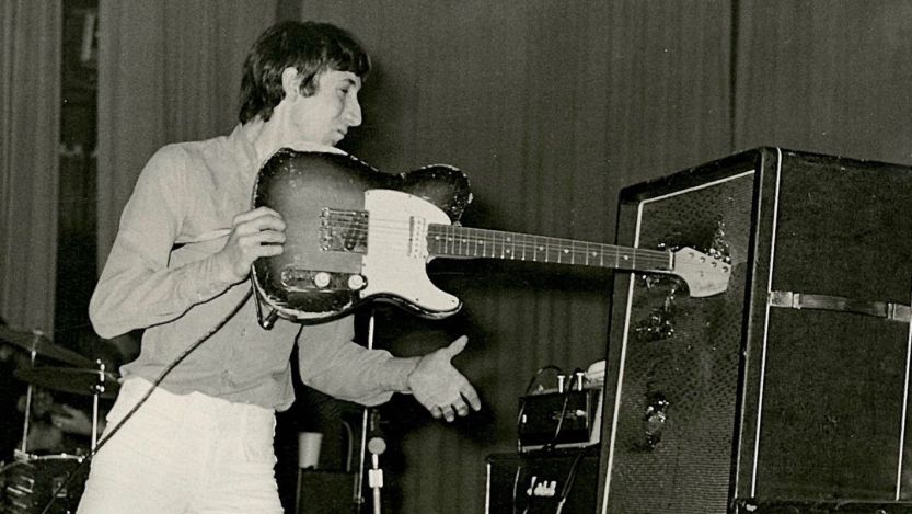 Pete Townshend smashing guitar