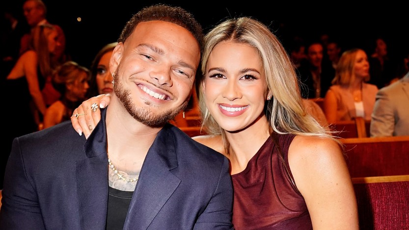 Watch: Kane Brown FaceTimes Katelyn Mid-Concert To Sing "Thank God" Together