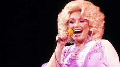 On This Day in 1992, the Best-Selling Single by a Female Artist of All Time Was at No. 1—Written, but Not Sung by Dolly Parton