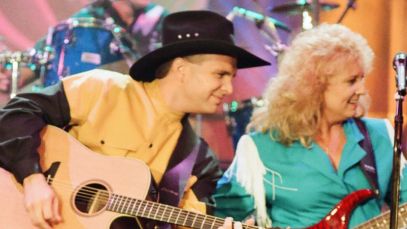 Activist Betsy Smittle, Garth Brooks’ Half Sister and Ex-Bandmate, Died on This Day in 2013