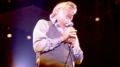 On This Day in 1981, Kenny Rogers Topped Every Billboard Singles Chart With This Lionel Richie-Penned Hit