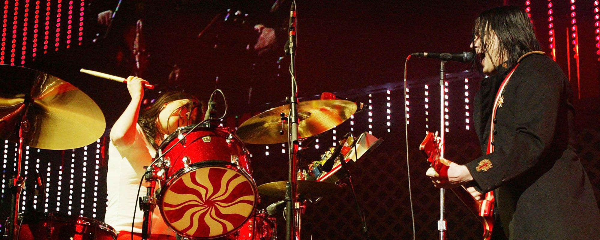 “It Was a Disaster”: Jack White Recounts the Time the White Stripes Got Kicked Out of “Hotel Yorba”