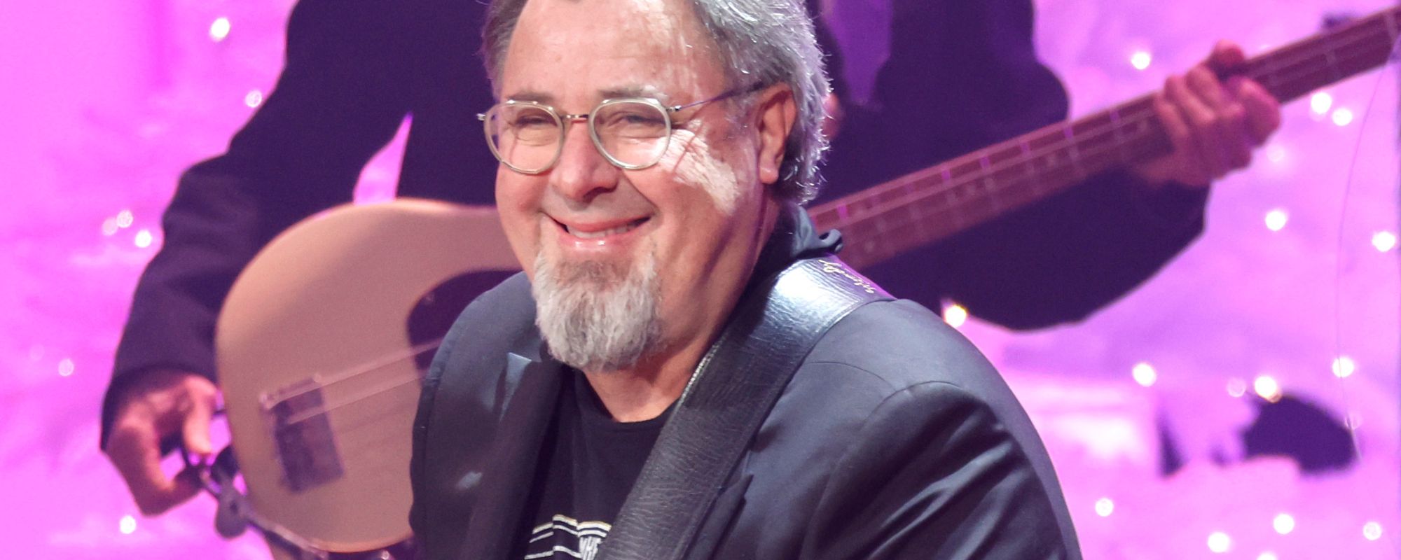 Vince Gill performing