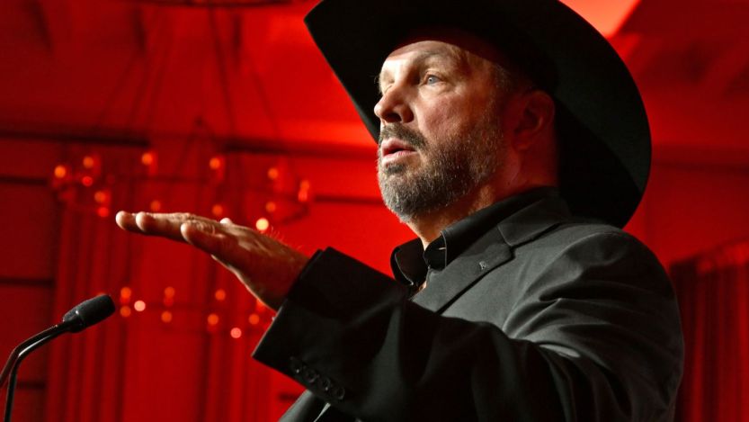 Garth Brooks Stirs up Memories of Alter Ego Chris Gaines With This Rocking Kiss Tribute at Kennedy Center Honors Ceremony