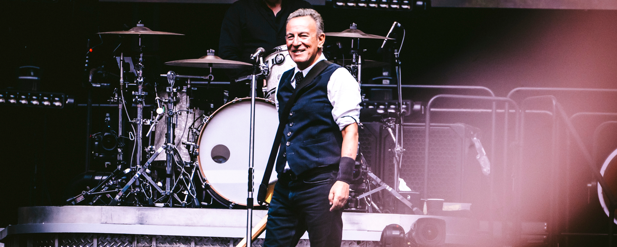 Bruce Springsteen’s Surprise Set Got Interrupted by a Fire Alarm, but He Wasn’t Going To Let That Stop Him: “I Don’t Want To Go Home”