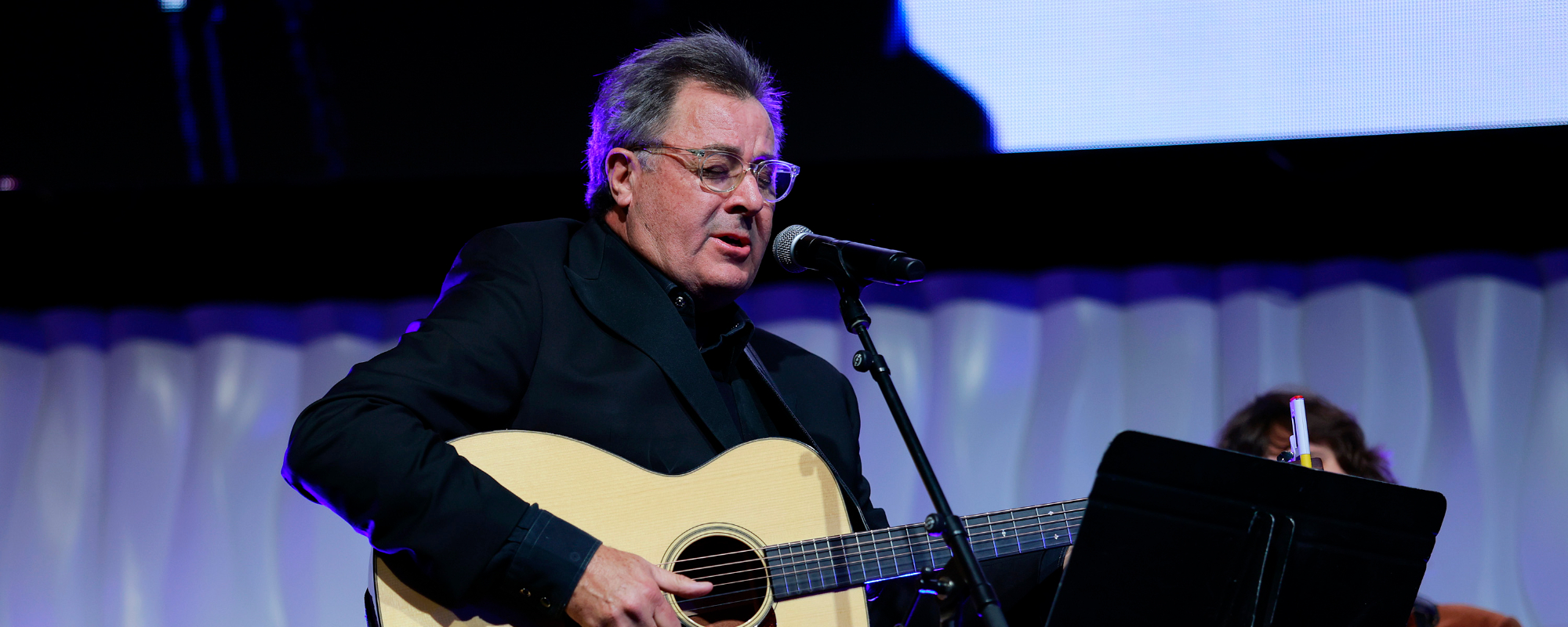 Vince Gill Ringing in the New Year With an Austin, Texas Performance—and There’s No Better Way To Kick off 2026