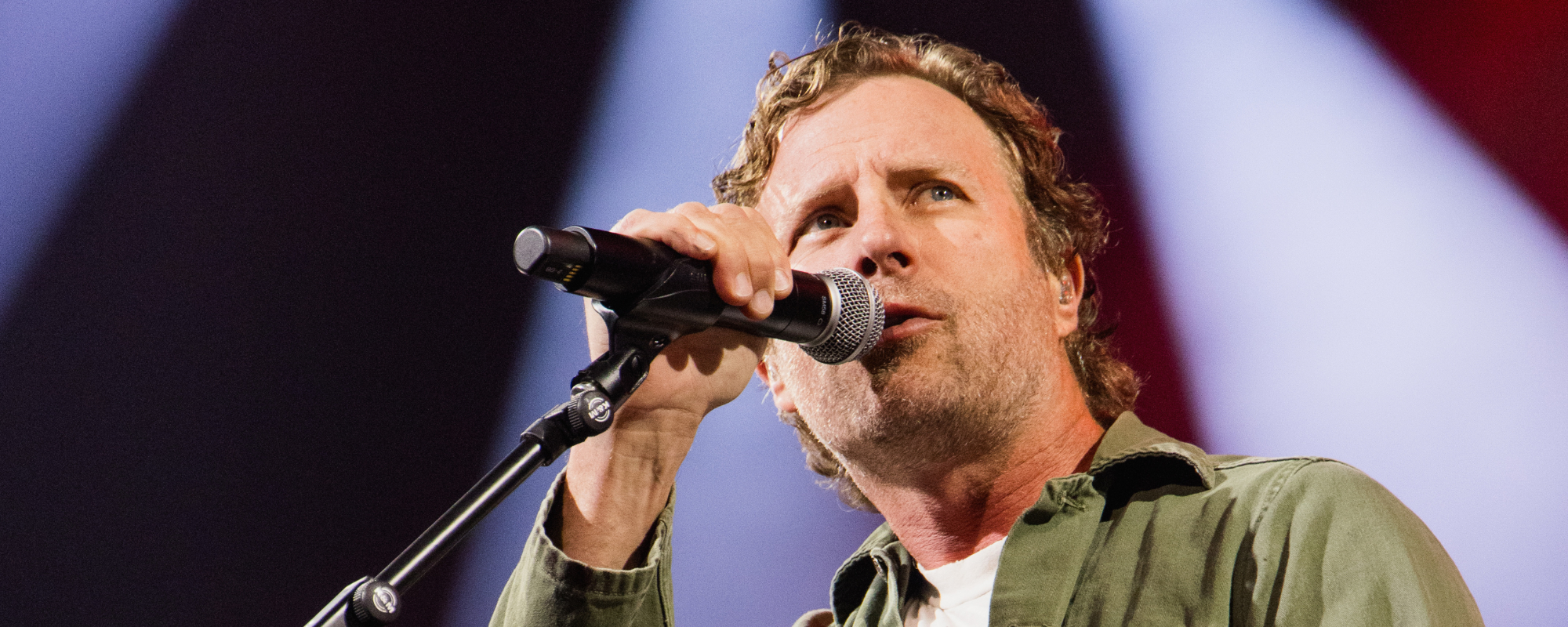 Dierks Bentley Performs a Vibrant Set During Nashville’s New Year’s Eve Show