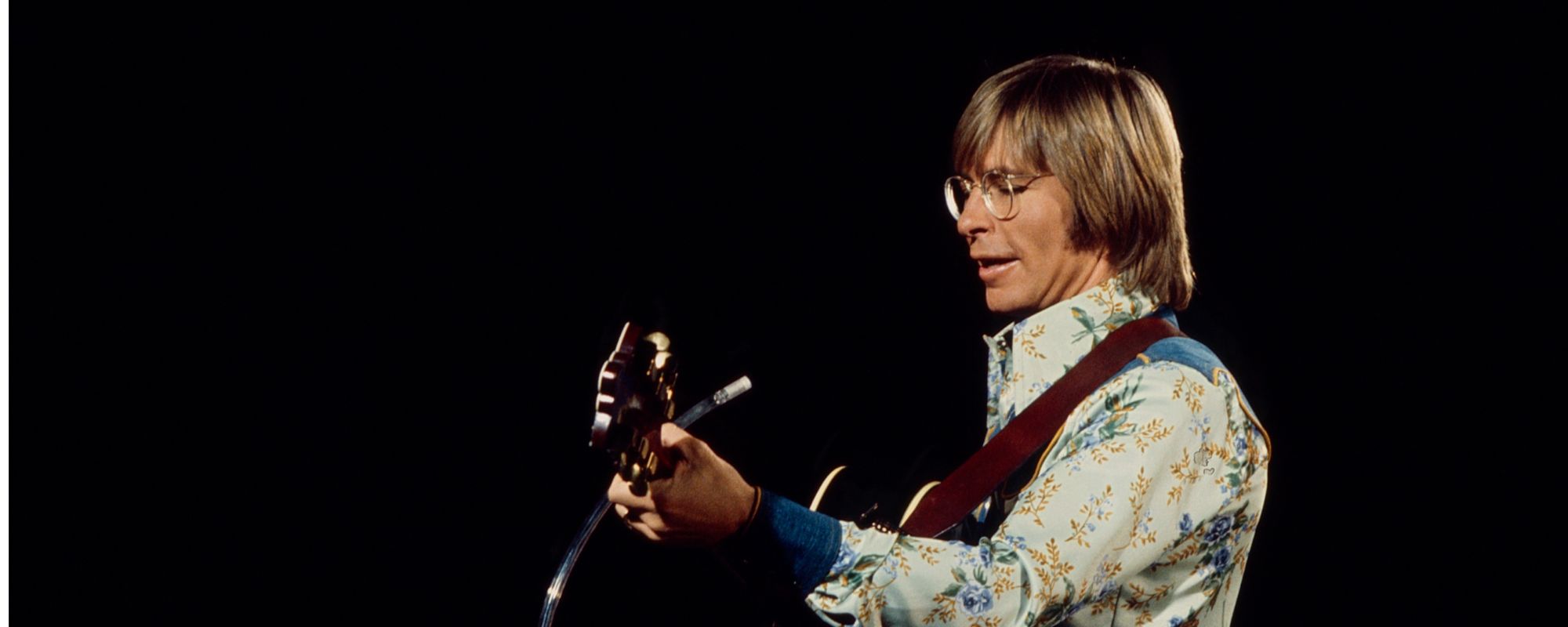 On This Day in 1974, John Denver Reached No. 1 With an Album That Included a Chart-Topping Tribute to His-Then Wife