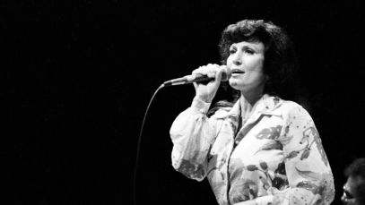 On This Day in 1970, Loretta Lynn Topped the Charts With an Autobiographical Hit That Spawned an Academy Award-Winning Film
