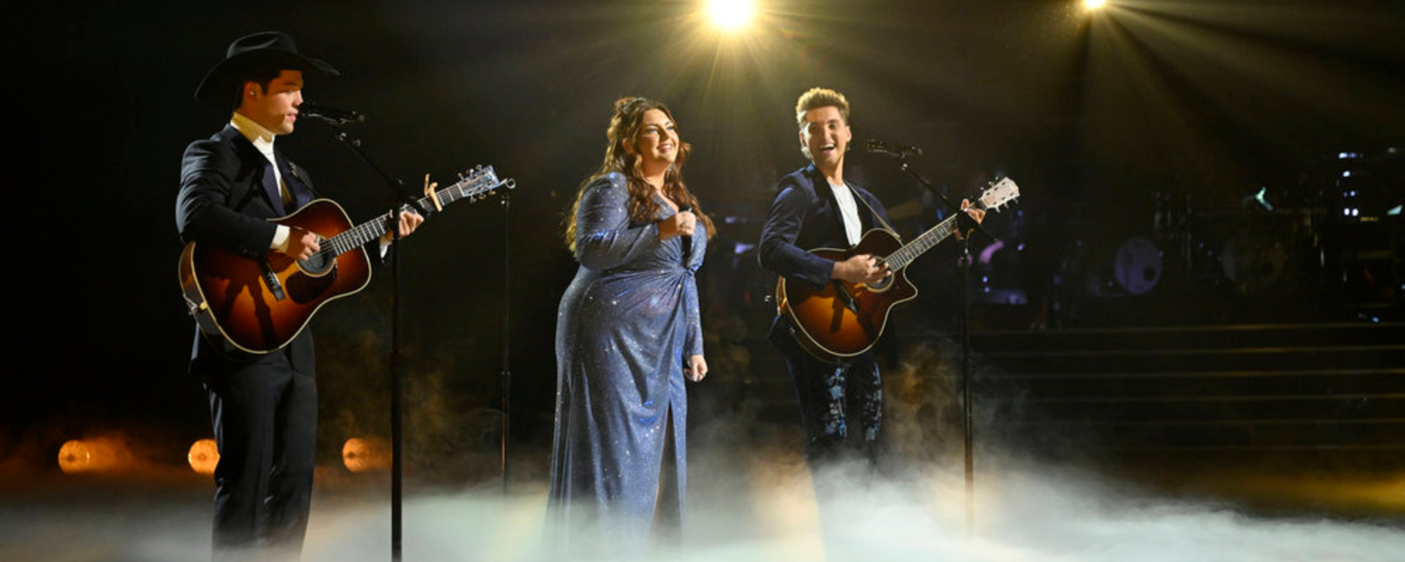 ‘The Voice’ Finale: Reba McEntire and DEK of Hearts Team Up for Festive “Santa Claus Is Coming to Town” Performance