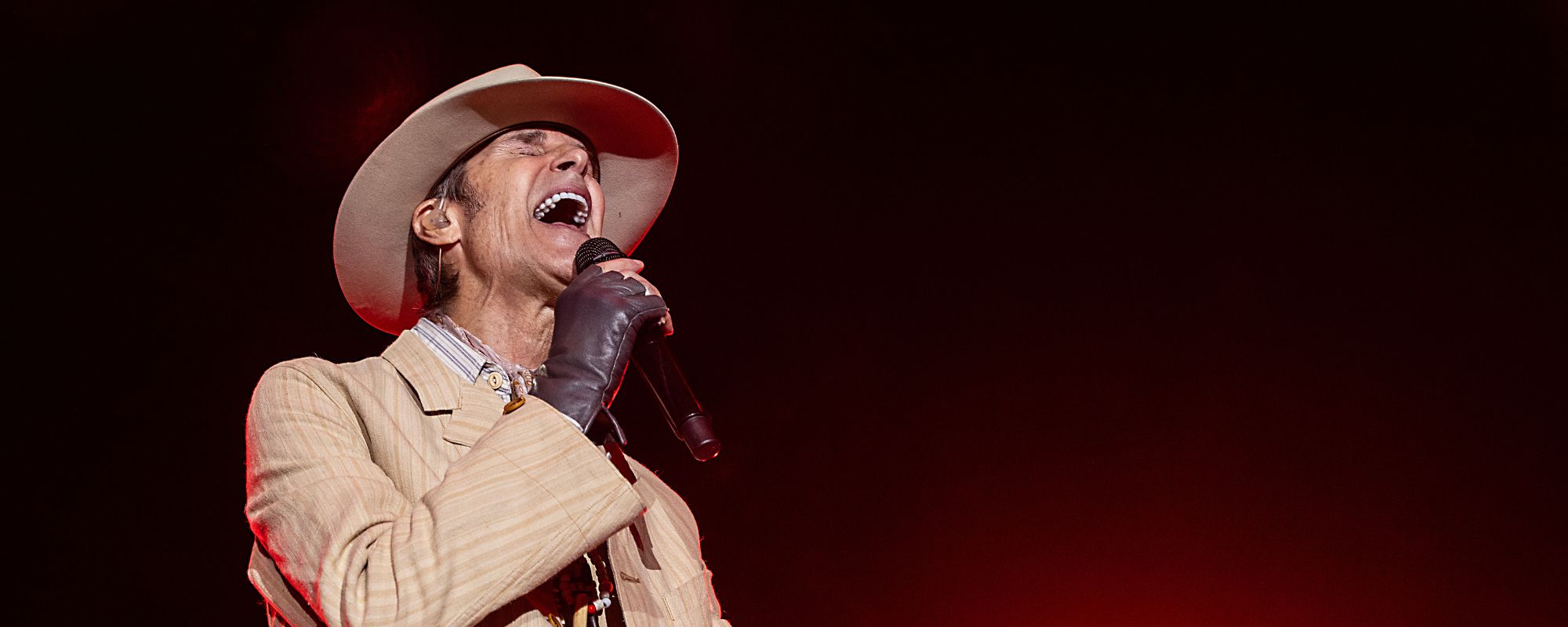 Perry Farrell Apologizes for Onstage Blowup That Broke up Jane’s Addiction